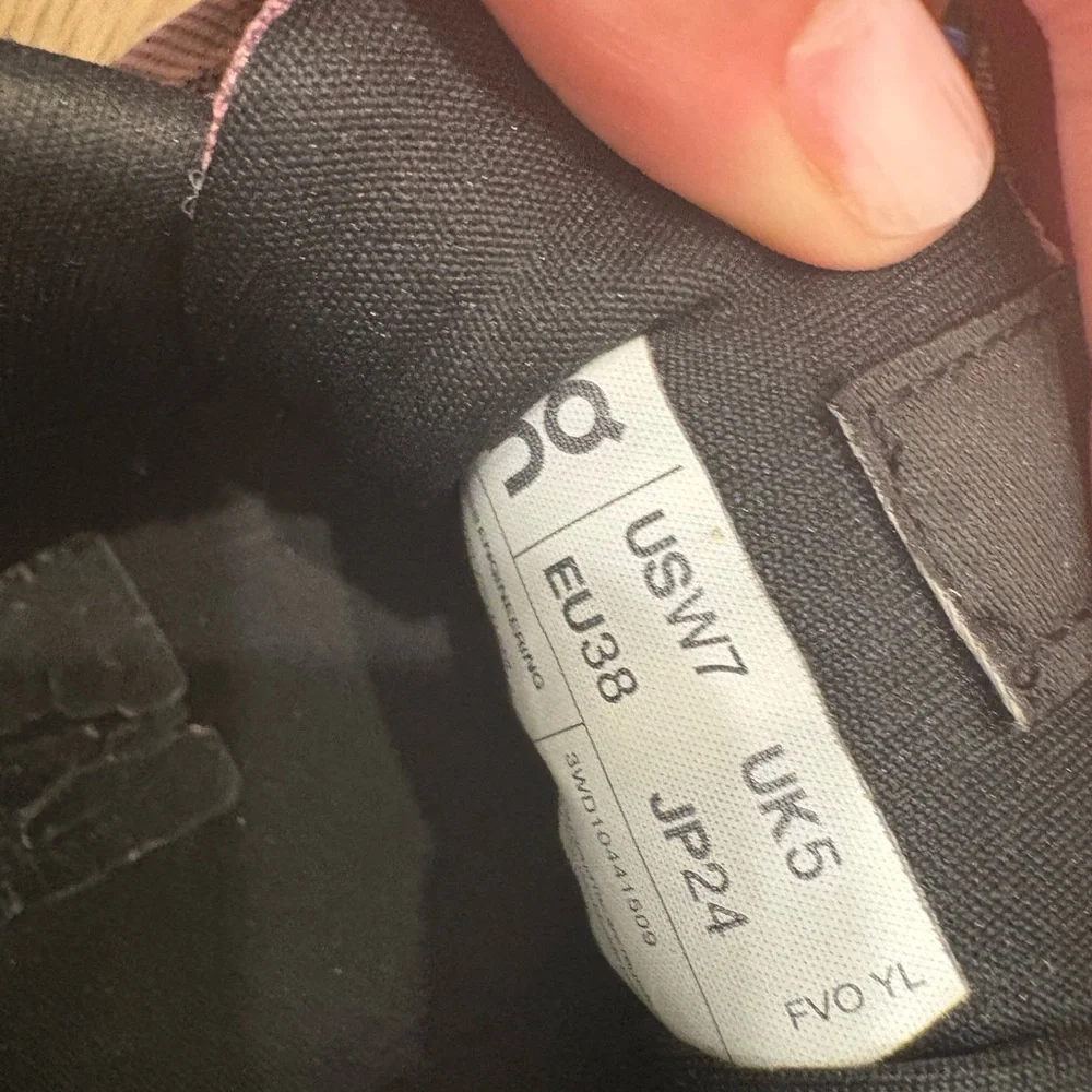 On Running Women’s Purple and Black Athletic Shoes + Laces - Picture 4 of 5